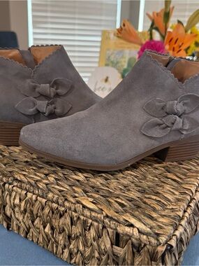 Jack Rogers Gray Suede Scallop Ankle Booties with Bow Accent
